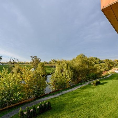 Il Lago - Azur - Cozy Luxurious Smart Home By The Lake Voluntari エクステリア 写真