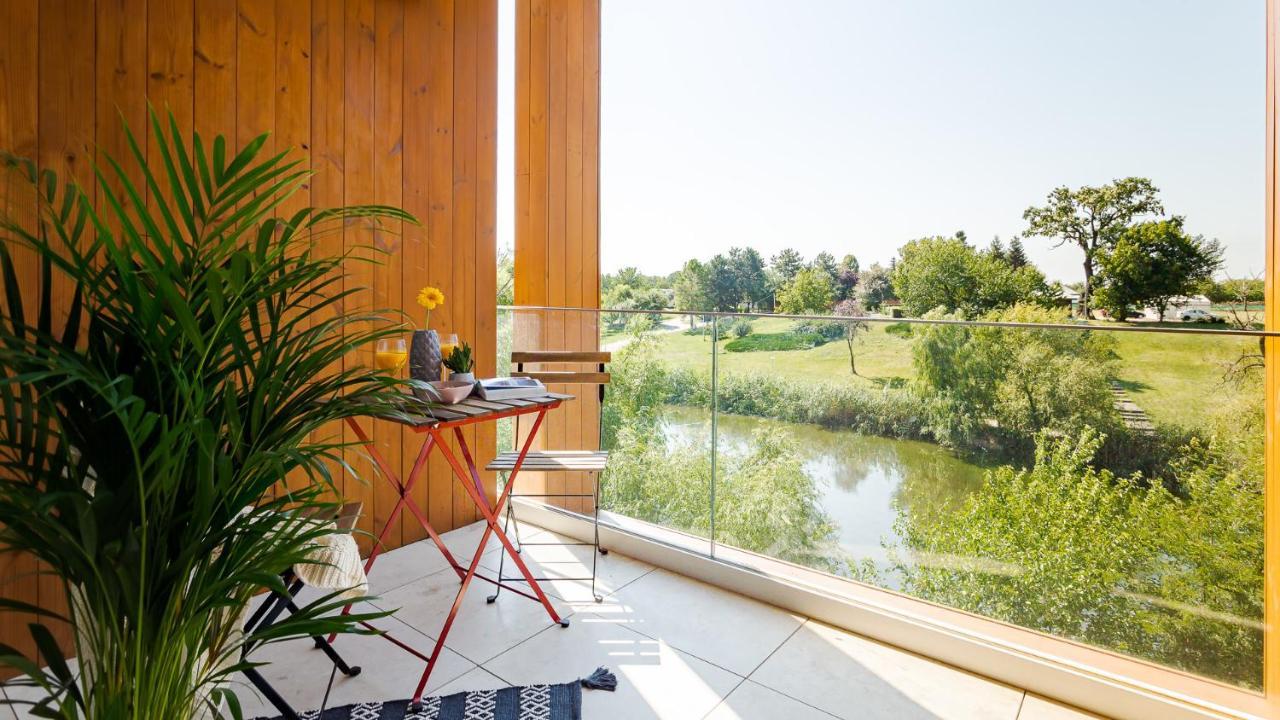 Il Lago - Azur - Cozy Luxurious Smart Home By The Lake Voluntari エクステリア 写真