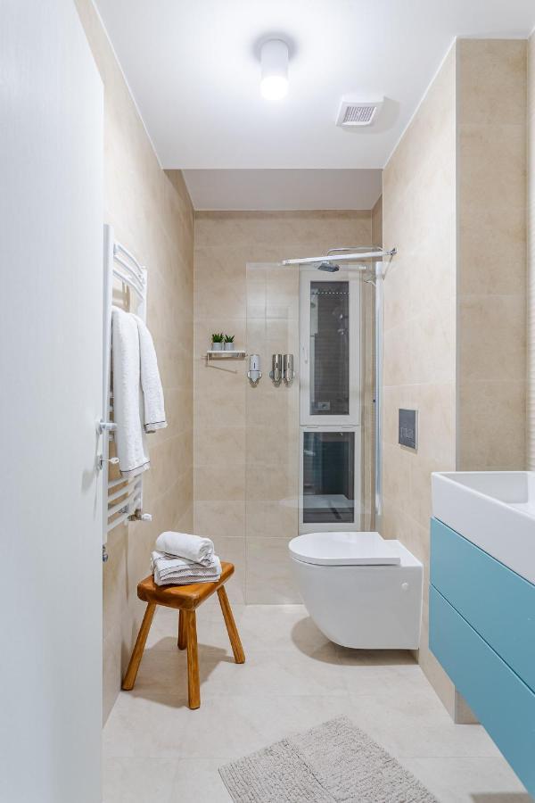 Il Lago - Azur - Cozy Luxurious Smart Home By The Lake Voluntari エクステリア 写真