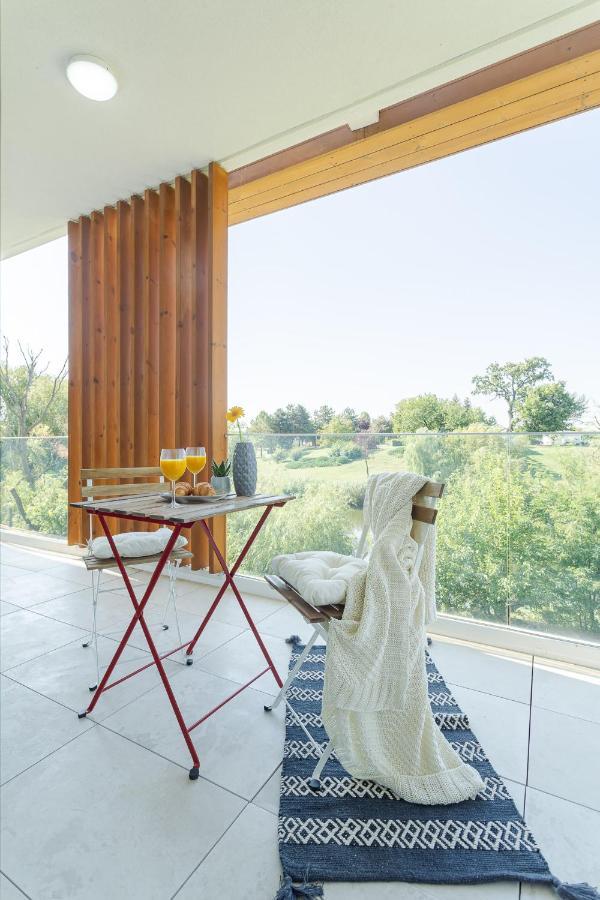 Il Lago - Azur - Cozy Luxurious Smart Home By The Lake Voluntari エクステリア 写真
