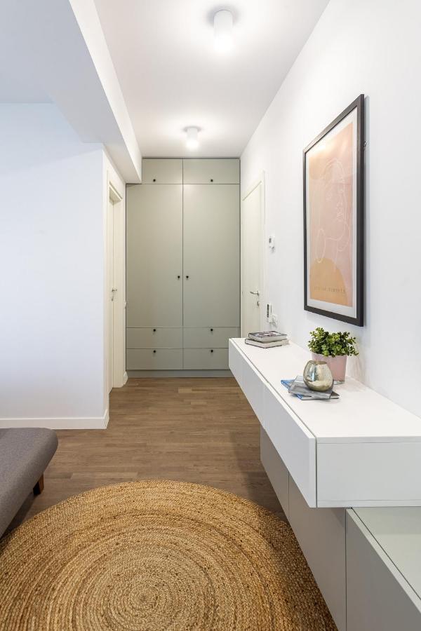 Il Lago - Azur - Cozy Luxurious Smart Home By The Lake Voluntari エクステリア 写真