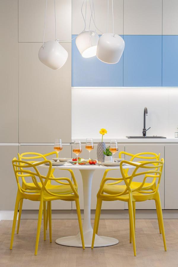 Il Lago - Azur - Cozy Luxurious Smart Home By The Lake Voluntari エクステリア 写真