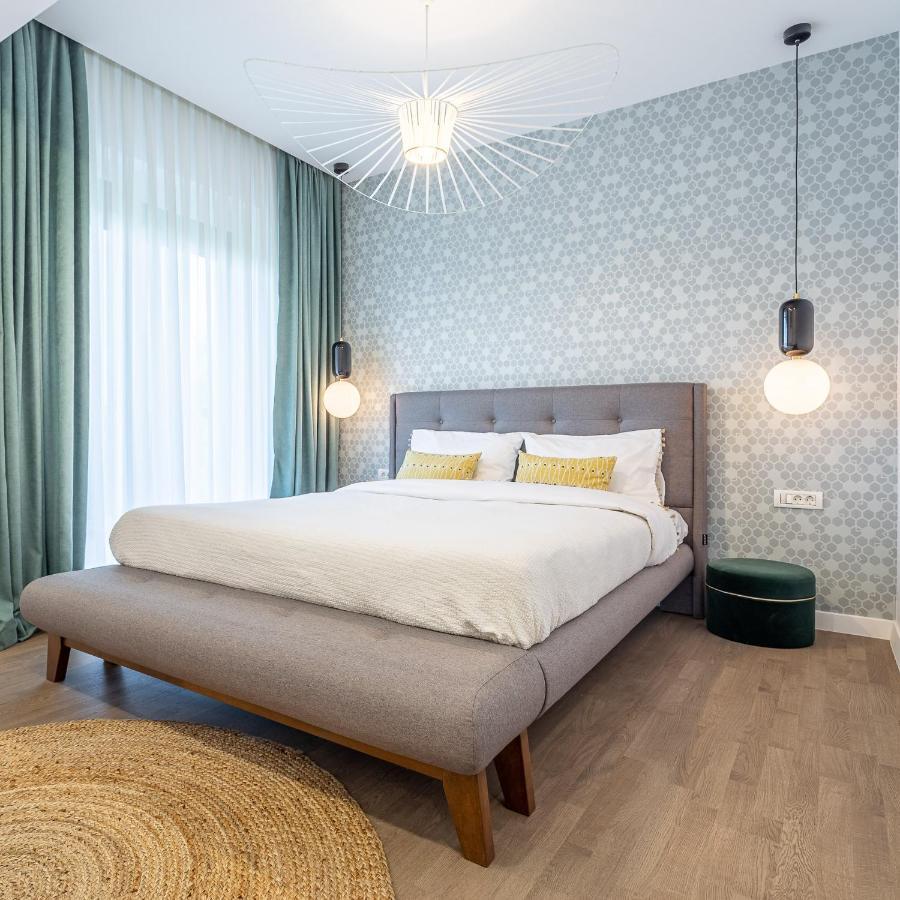 Il Lago - Azur - Cozy Luxurious Smart Home By The Lake Voluntari エクステリア 写真
