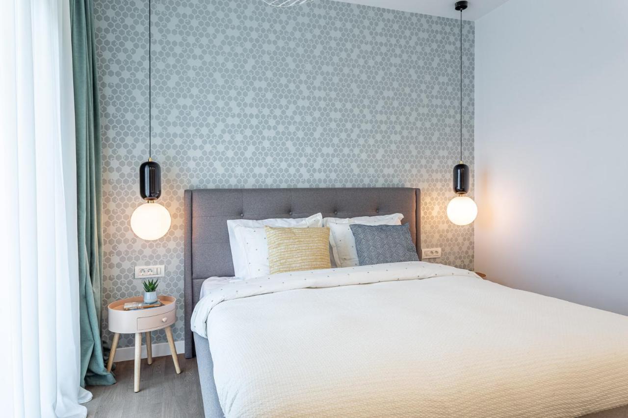 Il Lago - Azur - Cozy Luxurious Smart Home By The Lake Voluntari エクステリア 写真